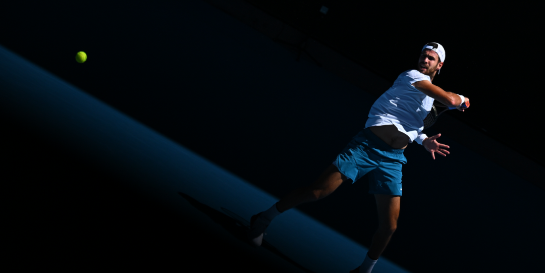 借敏锐的判 借敏锐的判