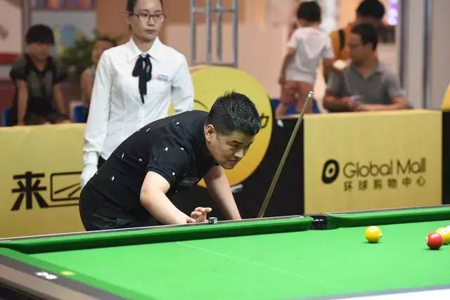 他们通过持 他们通过持