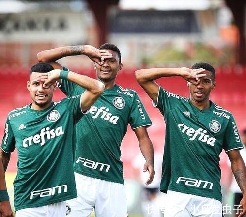 连续三年入 连续三年入